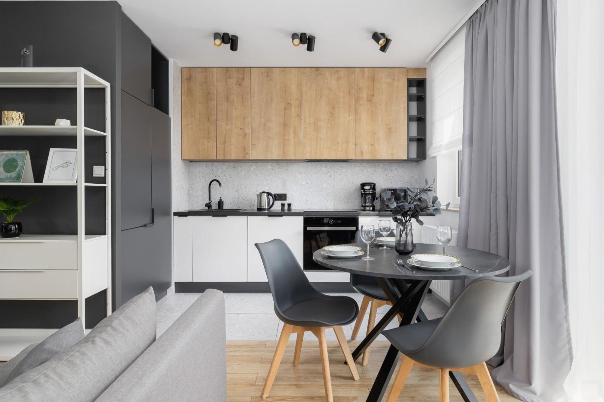 Elegant Apartment In Cracow With Balcony, Parking And Desk By Noclegi Renters Krakau Exterior foto